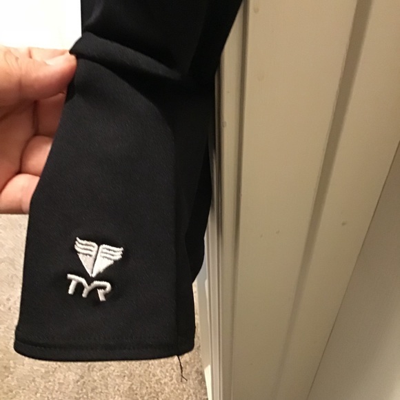 🦋TYR SWIM TOP (AB) - Picture 4 of 4